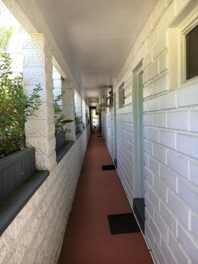 Plantation Retro Motel Tyndale Extérieur photo