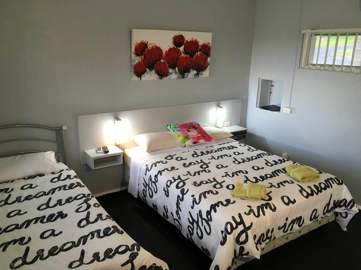 Plantation Retro Motel Tyndale Extérieur photo